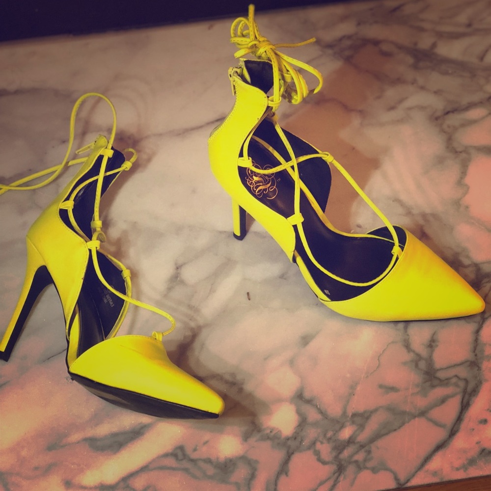 Pointy Toe Lace Up Stiletto Pump